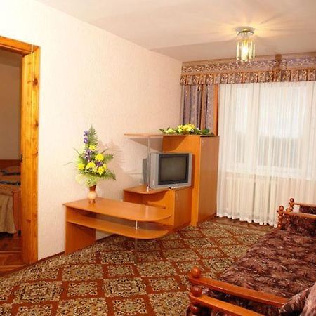 Profssoyuzny Hotel Tjernihiv Rum bild