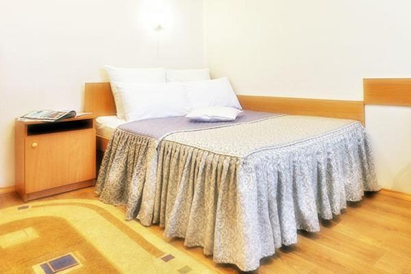 Profssoyuzny Hotel Tjernihiv Rum bild
