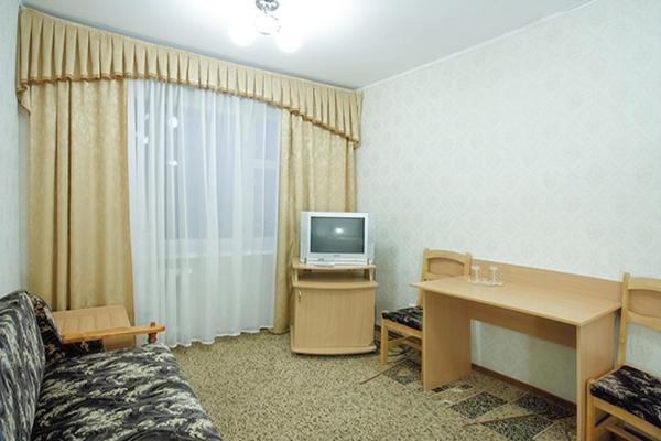Profssoyuzny Hotel Tjernihiv Exteriör bild
