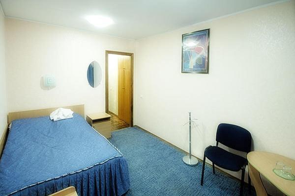 Profssoyuzny Hotel Tjernihiv Rum bild