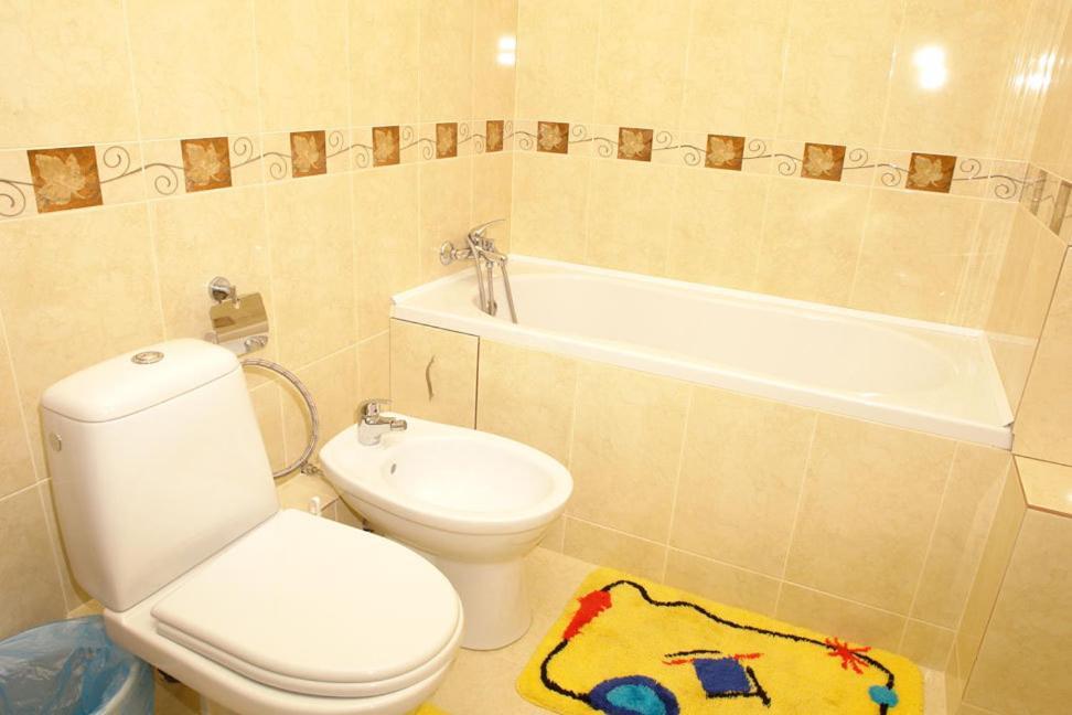 Profssoyuzny Hotel Tjernihiv Rum bild